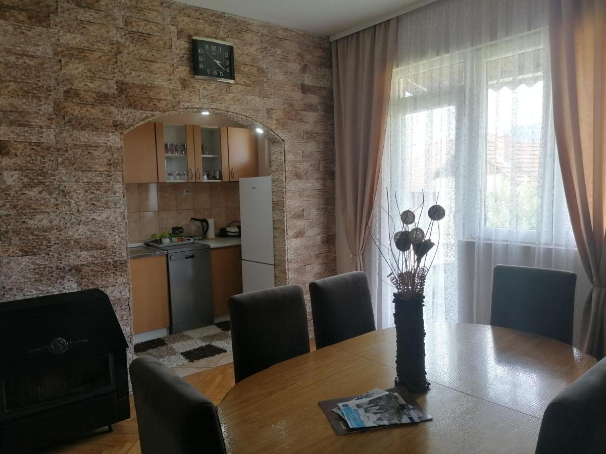 Apartman ,,Milica" Donji Milanovac Bagian luar foto